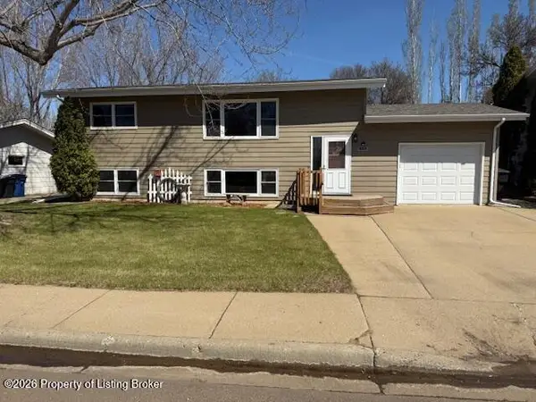895 Custer Street, Dickinson, ND 58601