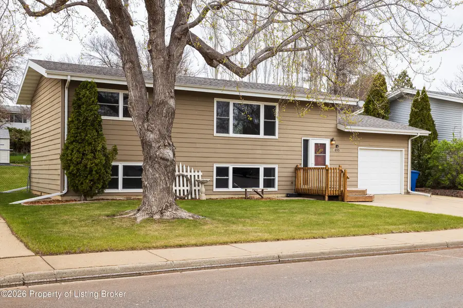 895 Custer Street, Dickinson, ND 58601 - #2