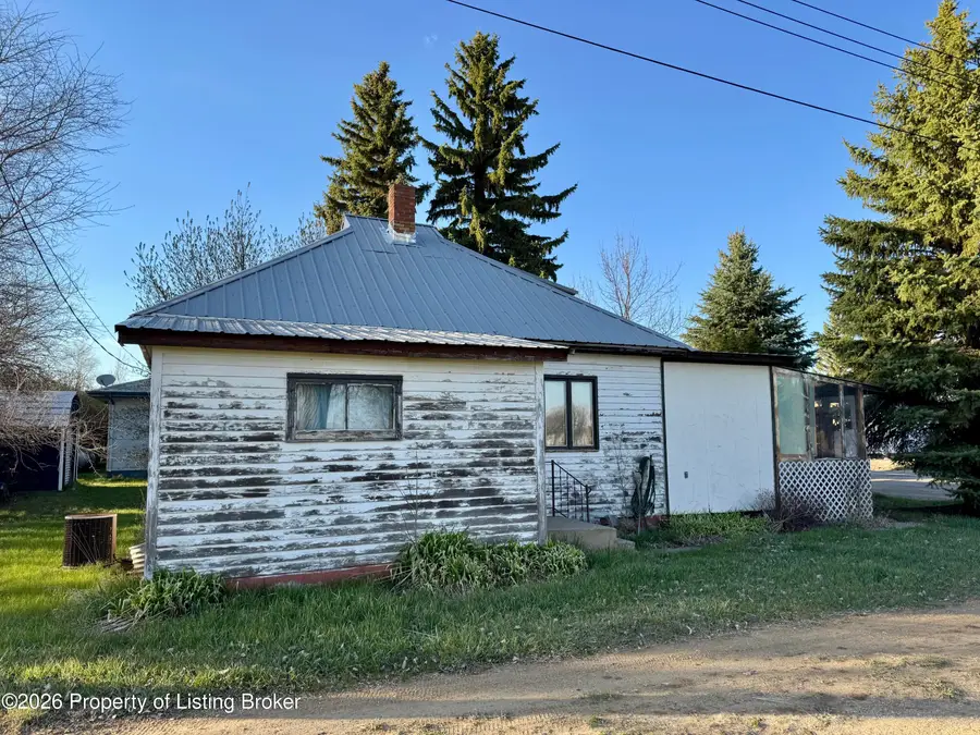 108 Montana Street, Carson, ND 58529 - #3