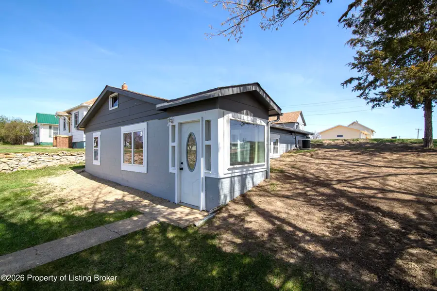 101 Illinois Avenue, Mott, ND 58646 - #2