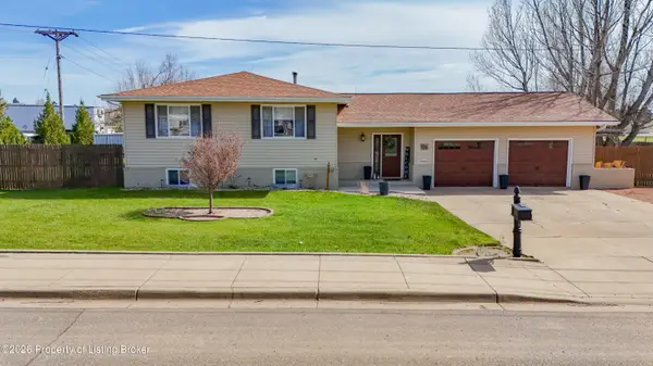 126 8th Street, Dickinson, ND 58601