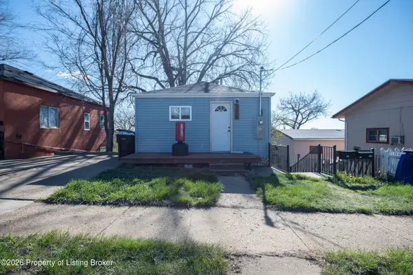 328 6th Avenue, Dickinson, ND 58601