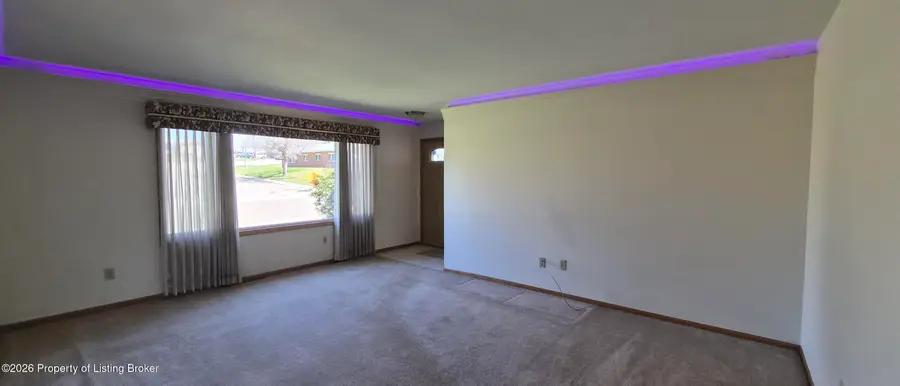 624 E 10th Street, Dickinson, ND 58601 - #2