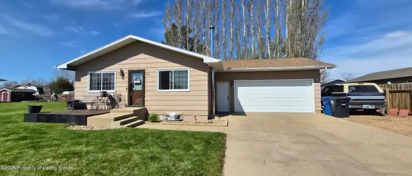 712 4th Avenue, Dickinson, ND 58601