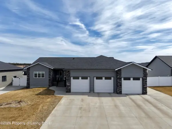 1334 46th Avenue, Dickinson, ND 58601
