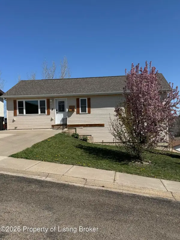 281 7th Street, Dickinson, ND 58601