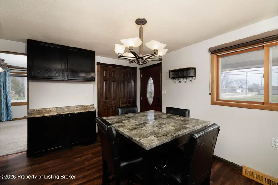 206 3rd Avenue, Dickinson, ND 58601 - #2