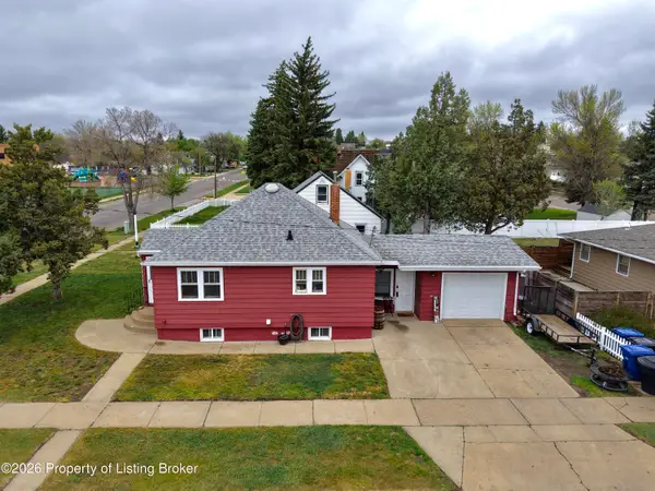140 4th Avenue, Dickinson, ND 58601