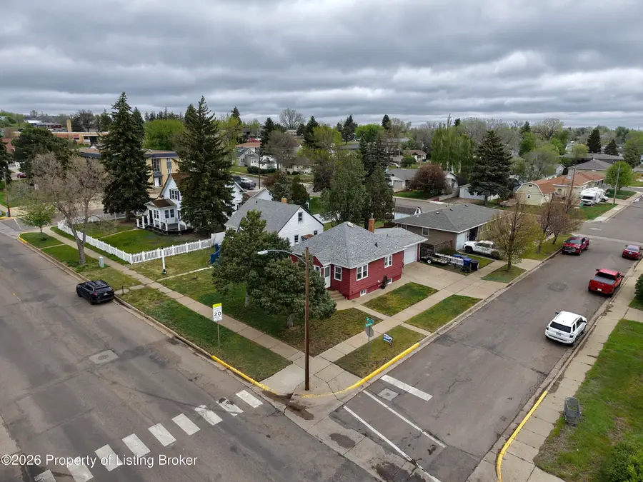 140 4th Avenue, Dickinson, ND 58601 - #2