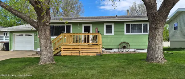 221 10th Street, Dickinson, ND 58601