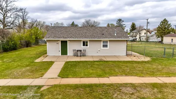 916 1st Avenue, New England, ND 58647