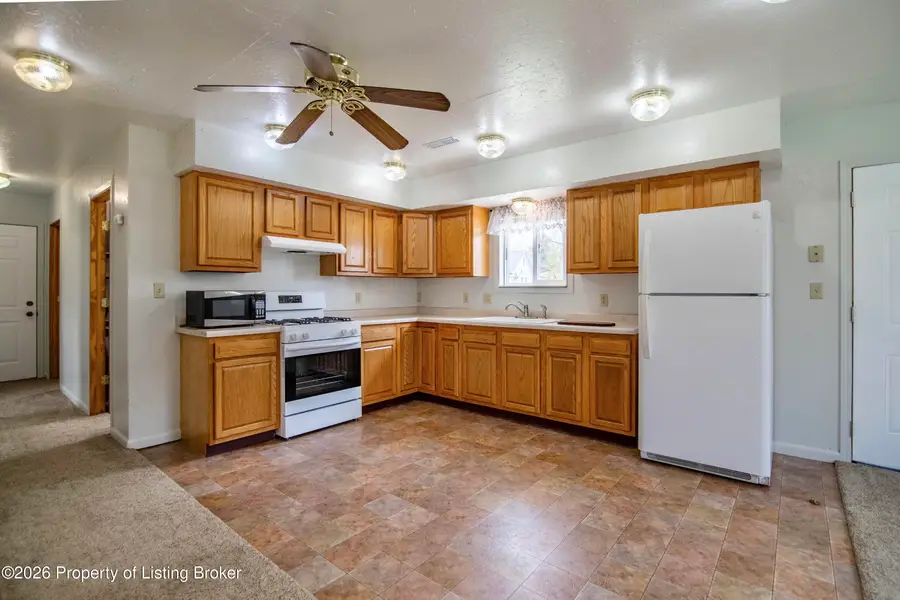 916 1st Avenue, New England, ND 58647 - #3