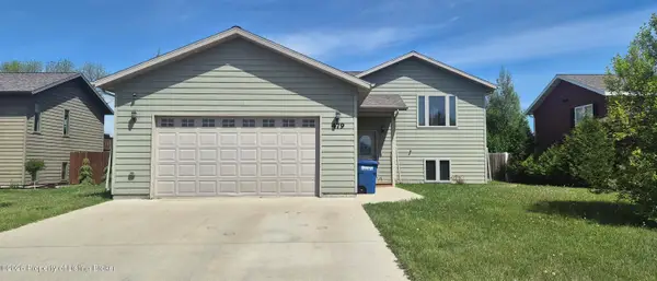 479 37th Street, Dickinson, ND 58601
