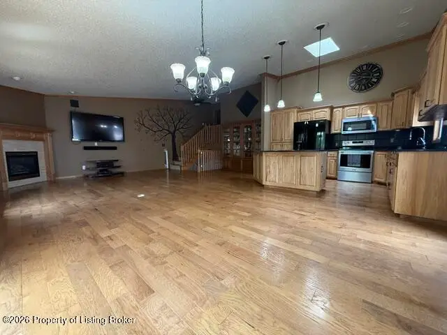 2124 Prairie Avenue, Dickinson, ND 58601 - #3
