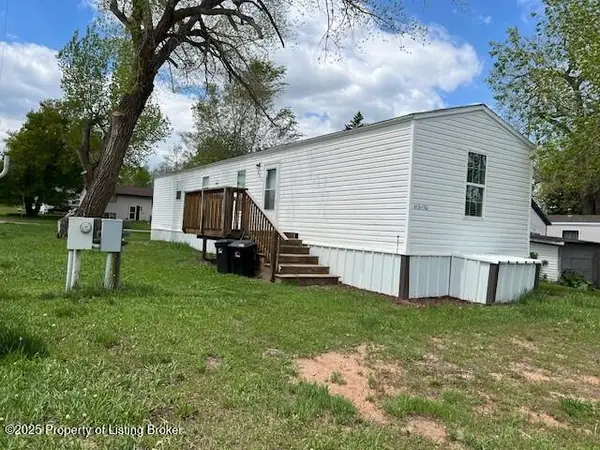 402 East Street, Hebron, ND 58638