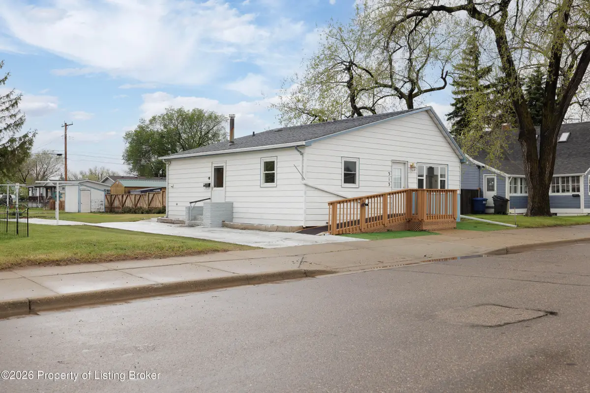 313 W Broadway Street, Dickinson, ND 58601 - #1