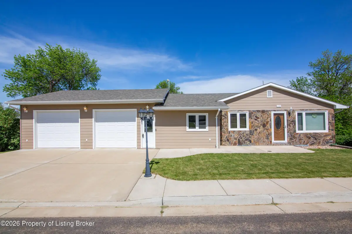 138 1st Ave, Killdeer, ND 58640 - #1