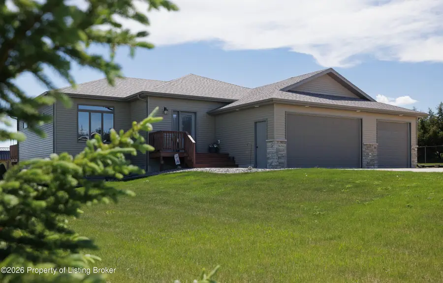 3686 115l Avenue, Dickinson, ND 58601 - #3