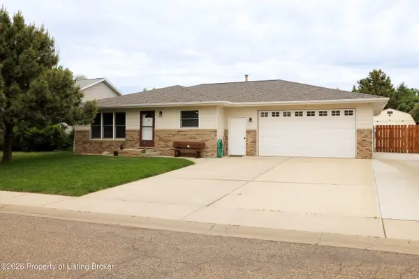 910 20th Street, Dickinson, ND 58601