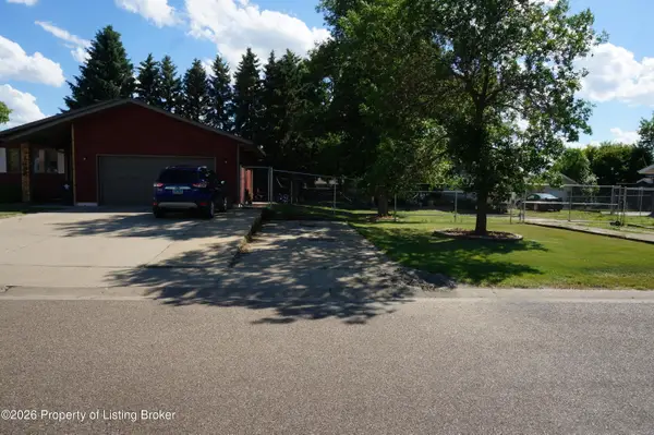 1288 9th Street, Dickinson, ND 58601