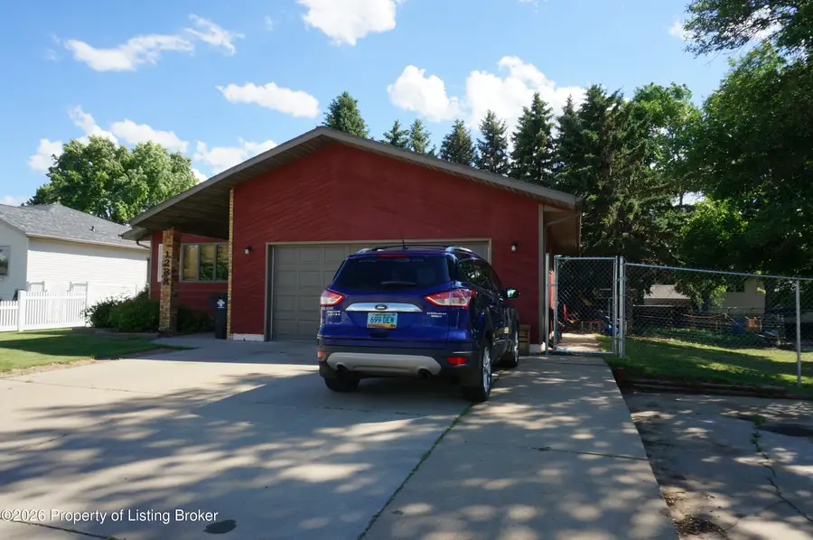 1288 9th Street, Dickinson, ND 58601 - #2