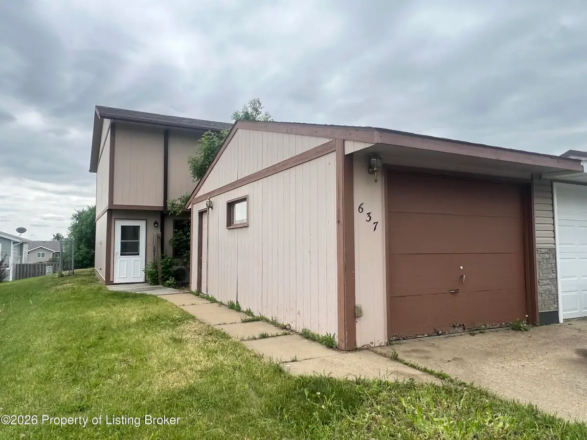 637 27th Street, Dickinson, ND 58601 - #1