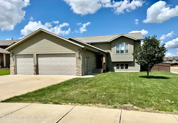 1401 6th Street, Dickinson, ND 58601