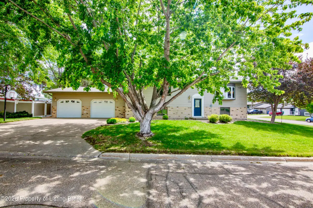 1000 1st Avenue, Beulah, ND 58523 - #1