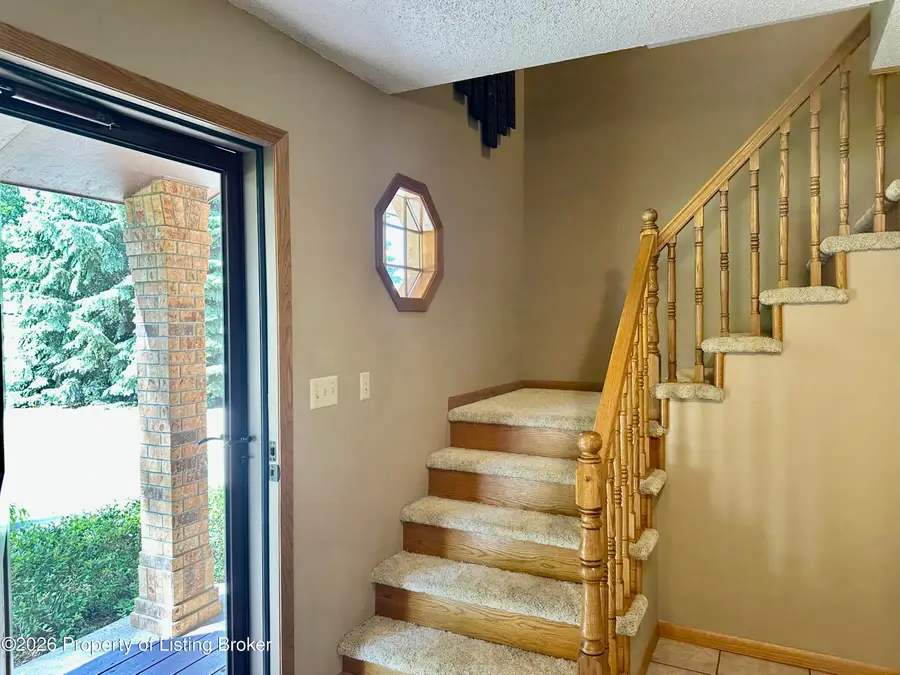 3052 Lakeview Drive, Dickinson, ND 58601 - #3