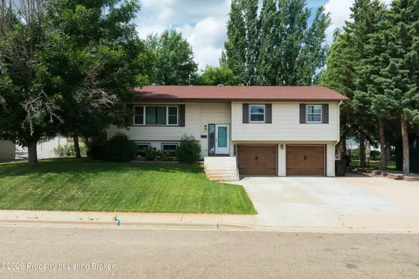 680 4th Avenue, Dickinson, ND 58601
