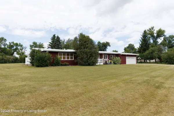 581 4th Avenue, Beach, ND 58621