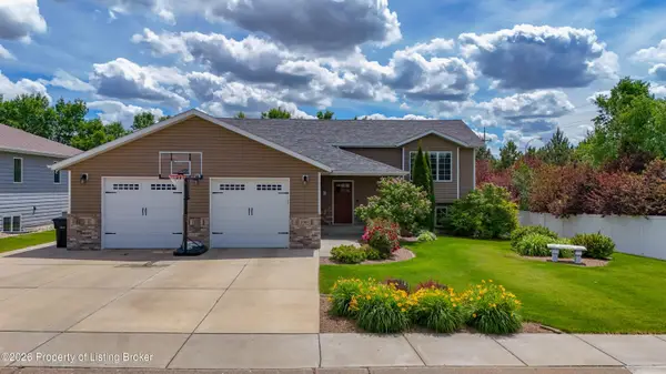 1008 12th Street, Dickinson, ND 58601