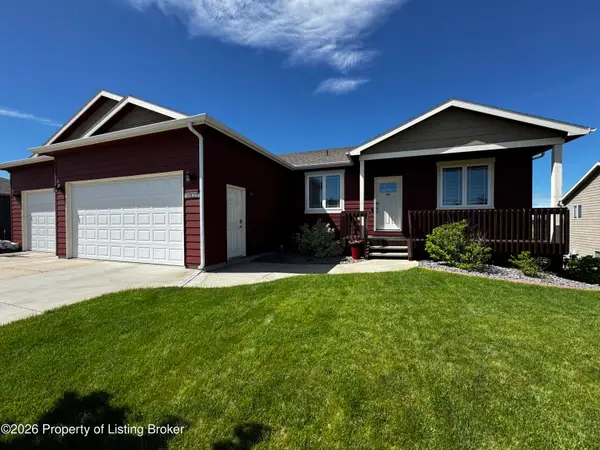 2833 Bullinger Drive, Dickinson, ND 58601