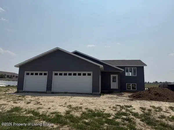 406 37th Street, Dickinson, ND 58601