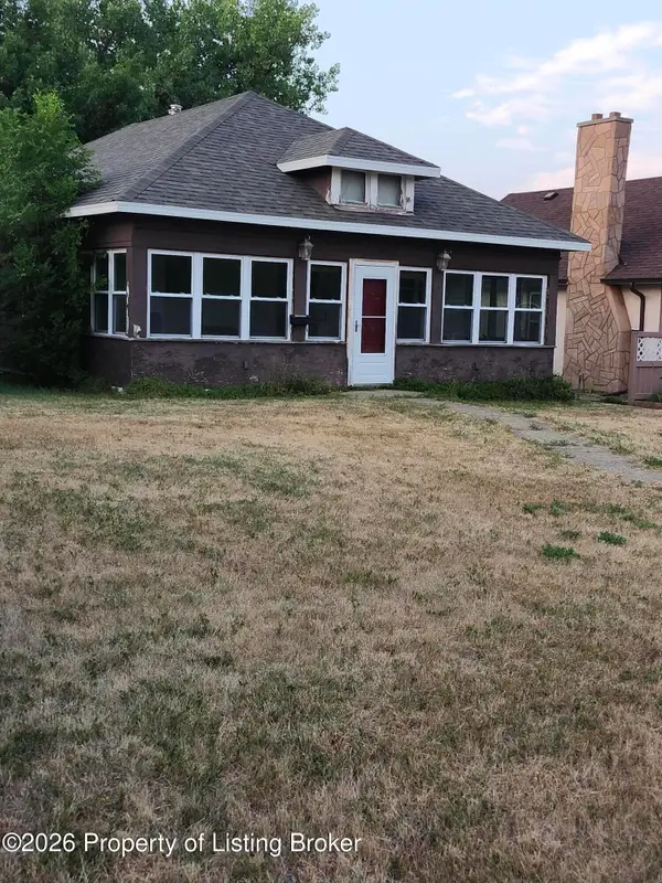 507 4th Street, Lemmon, SD 57638