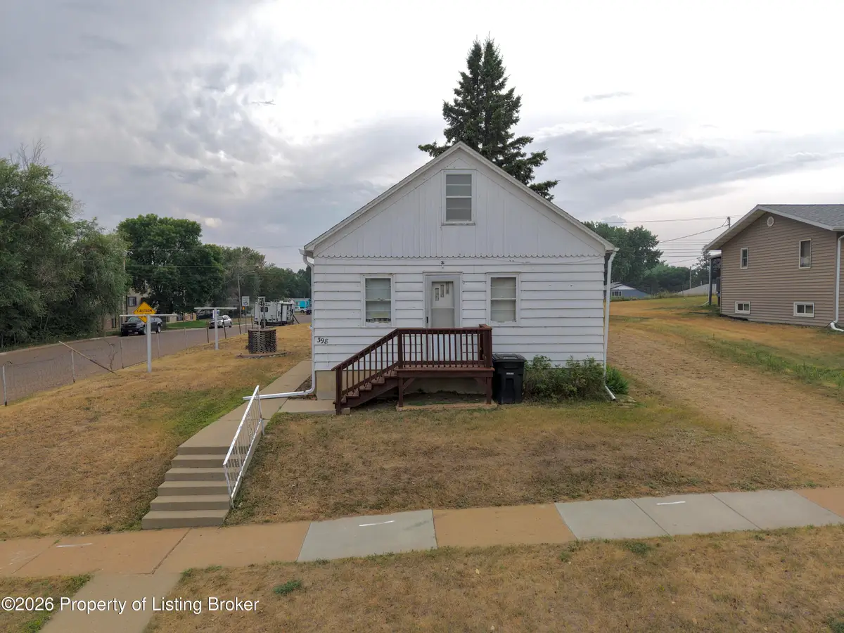 398 1st Ave Sw, Dickinson, ND 58601 - #1