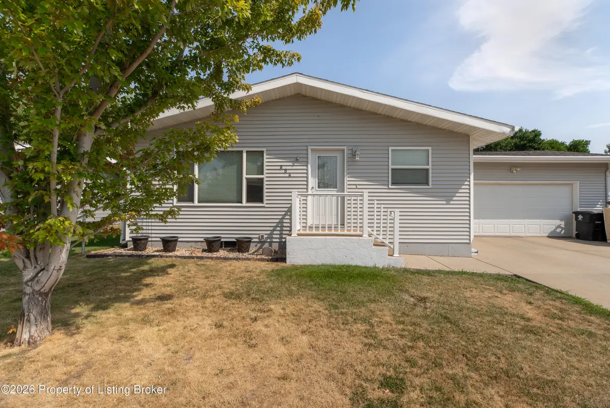 856 Cherry Avenue, Dickinson, ND 58601 - #1