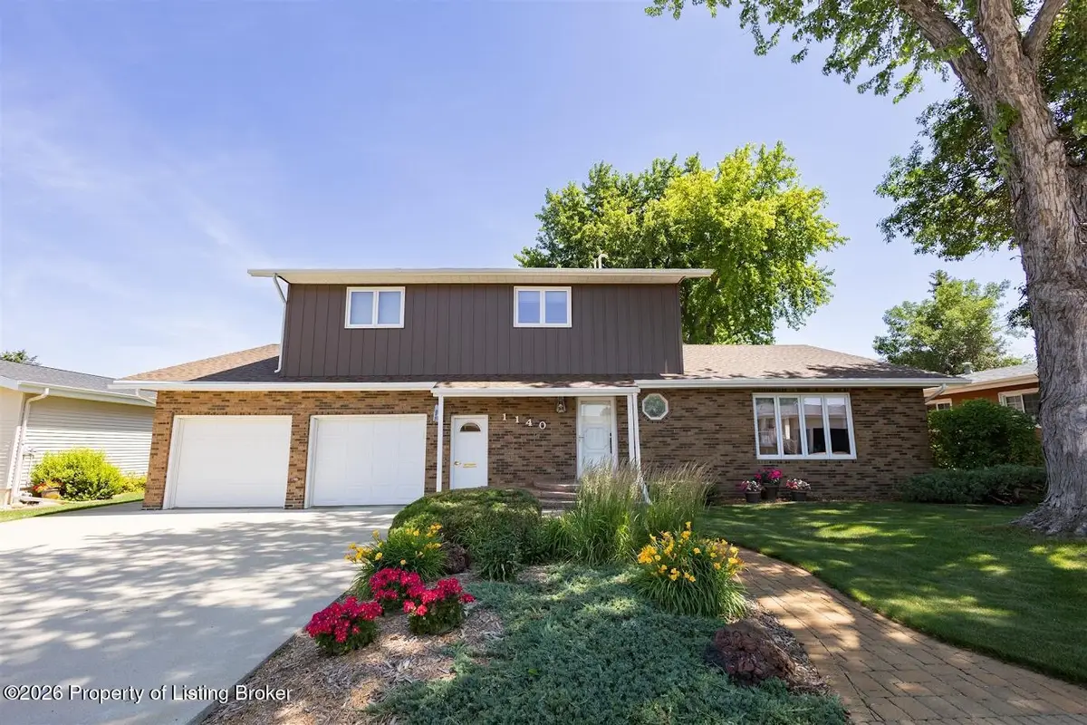 1140 11th Avenue, Dickinson, ND 58601 - #1