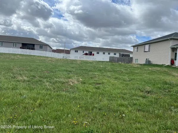 15th Street, Dickinson, ND 58601