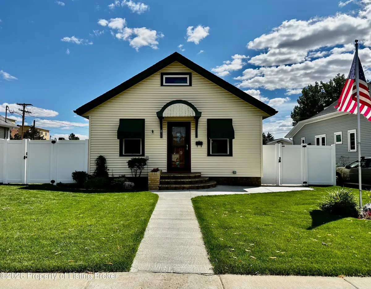 638 2nd Avenue, Dickinson, ND 58601 - #1