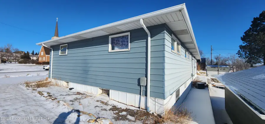 901 2nd Avenue, Hettinger, ND 58639 - #3