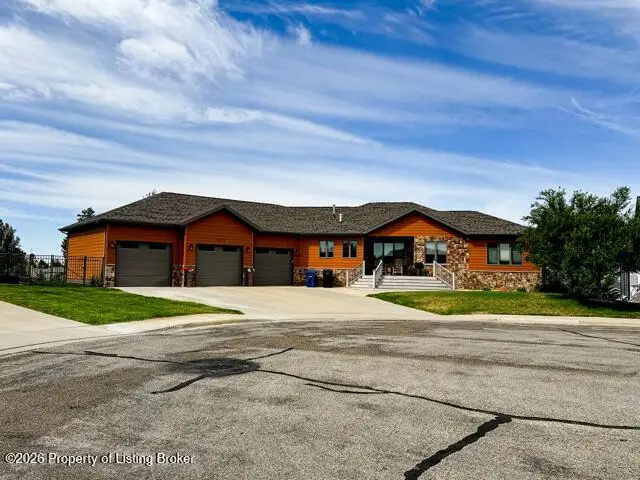 1571 Prairie Creek Road, Dickinson, ND 58601 - #1