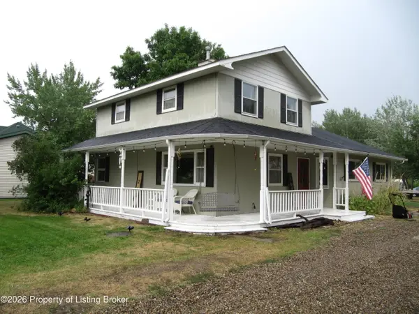 242 3rd Avenue, Beach, ND 58621