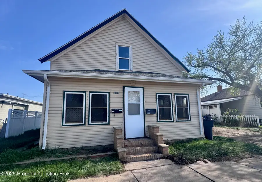 134 E Broadway Street, Dickinson, ND 58601 - #2