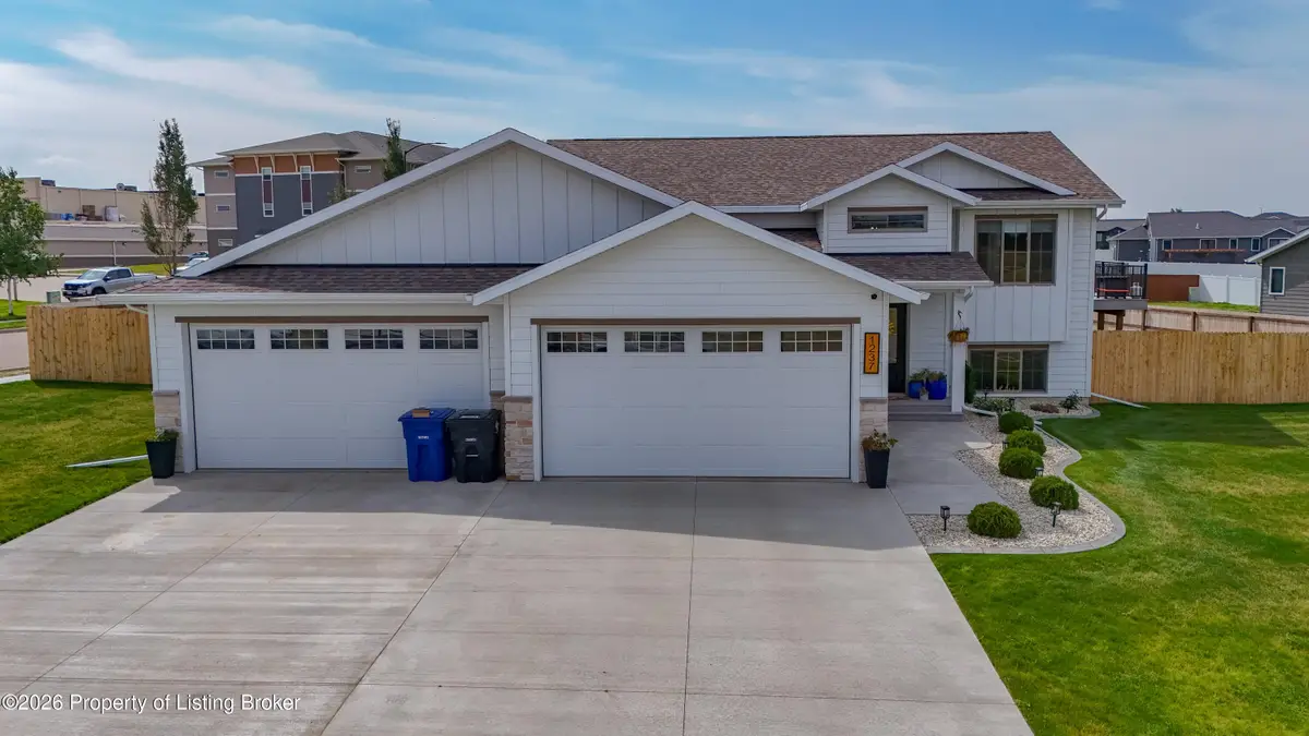 1237 44th Avenue, Dickinson, ND 58601 - #1