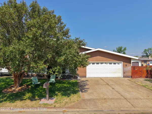 728 12th Street, Dickinson, ND 58601