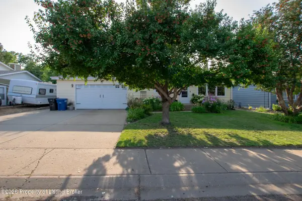 589 7th Avenue, Dickinson, ND 58601