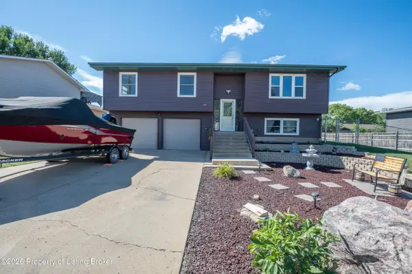 660 5th Avenue, Dickinson, ND 58601