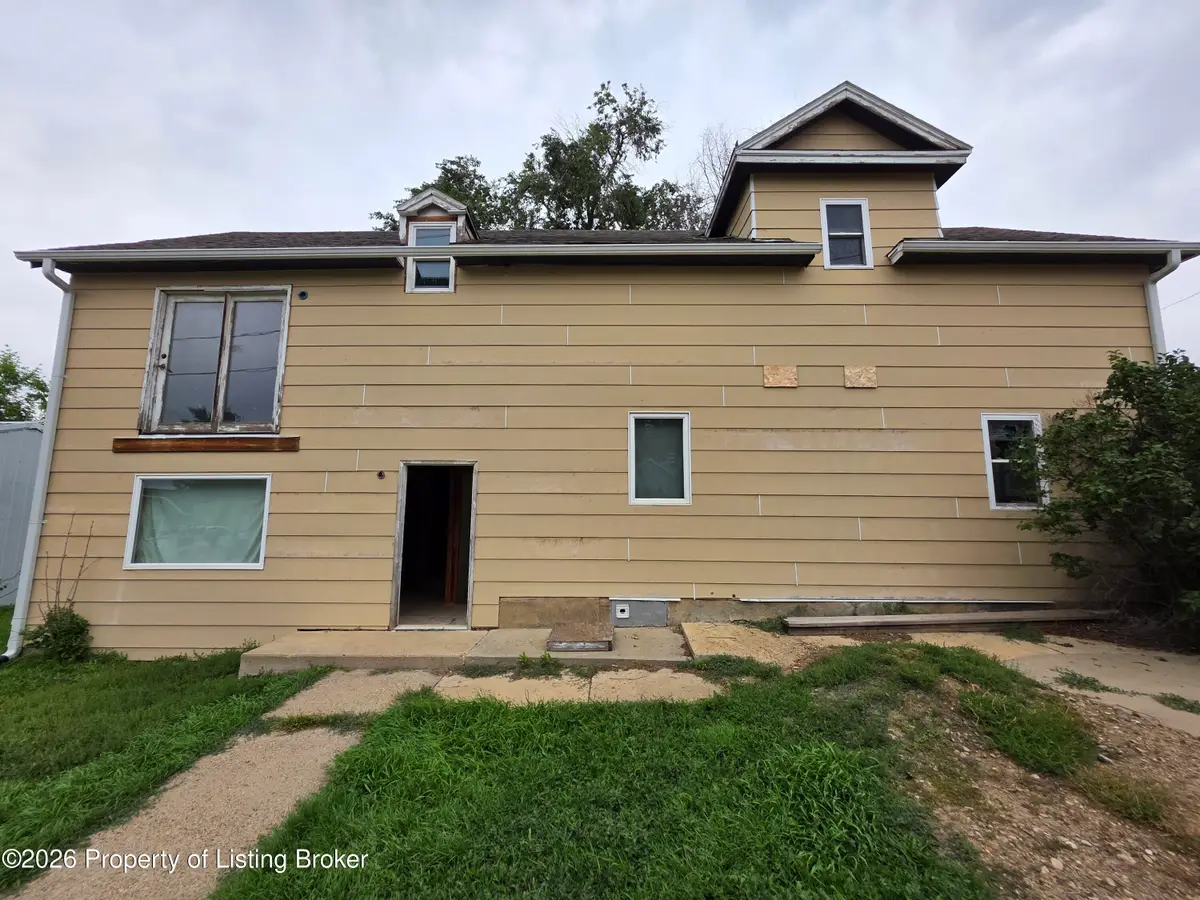 301 Main Street, Hettinger, ND 58639 - #1
