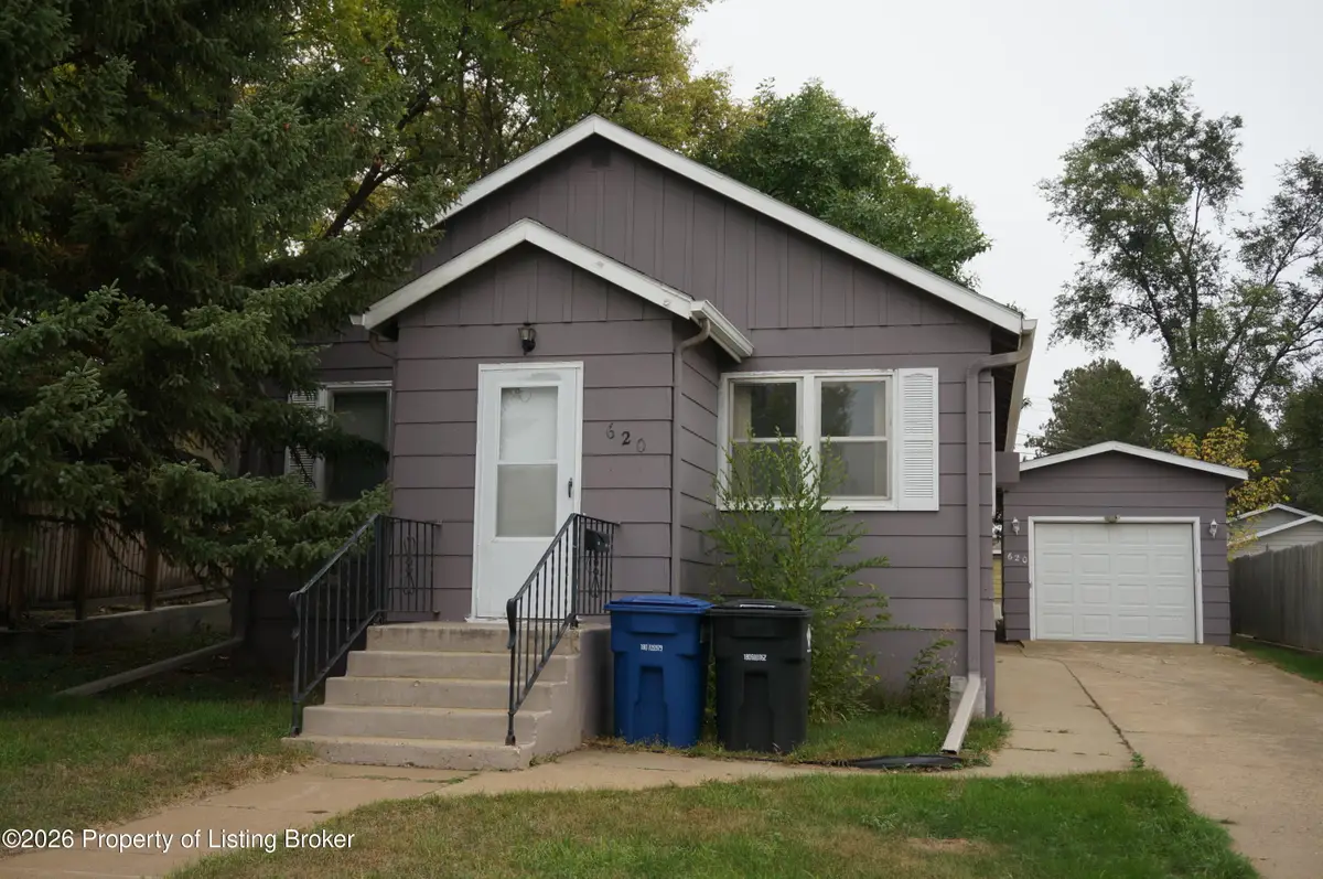 620 Sims Street, Dickinson, ND 58601 - #1
